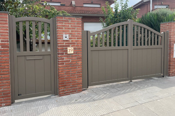 Cancelas y vallas de aluminio: diseño y seguridad para tu jardín